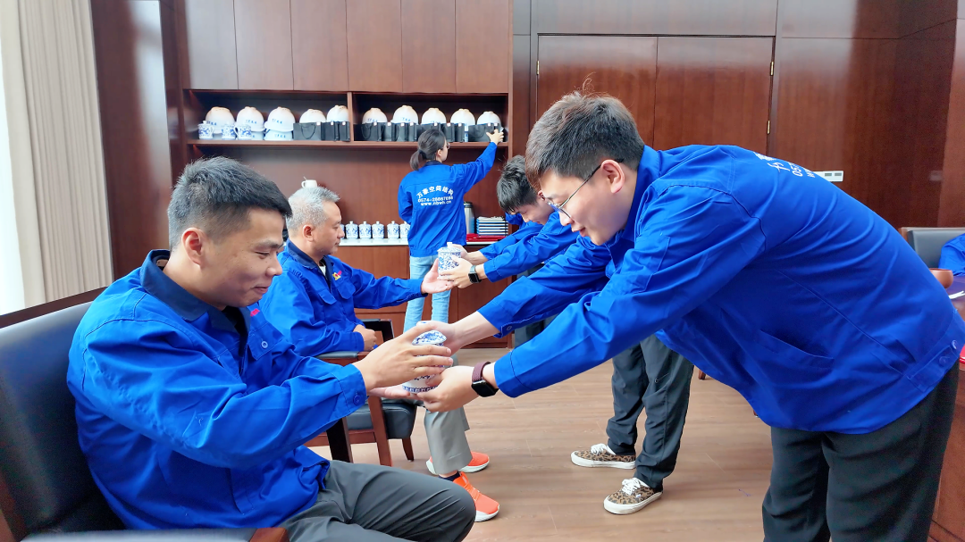 浙江萬(wàn)豪空間結(jié)構(gòu)集團(tuán)有限公司隆重舉行“匠心傳承·共筑未來(lái)”師徒大會(huì)！