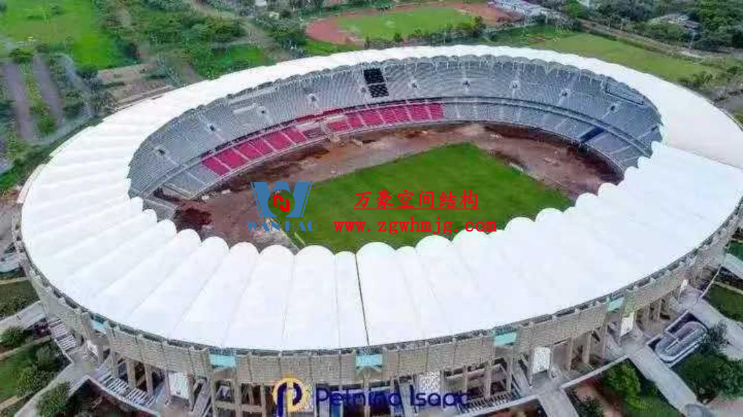 膜結(jié)構(gòu)體育場(chǎng)屋面安裝全解析：從技術(shù)要點(diǎn)到經(jīng)典案例
