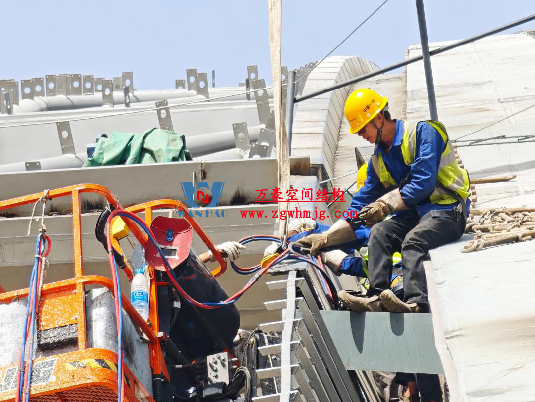 鄭州中原高鐵港數(shù)字展貿城ETFE膜結構 PTFE膜結構項目 鄭州中原高鐵港數(shù)字展貿城ETFE膜結構 PTFE膜結構項目