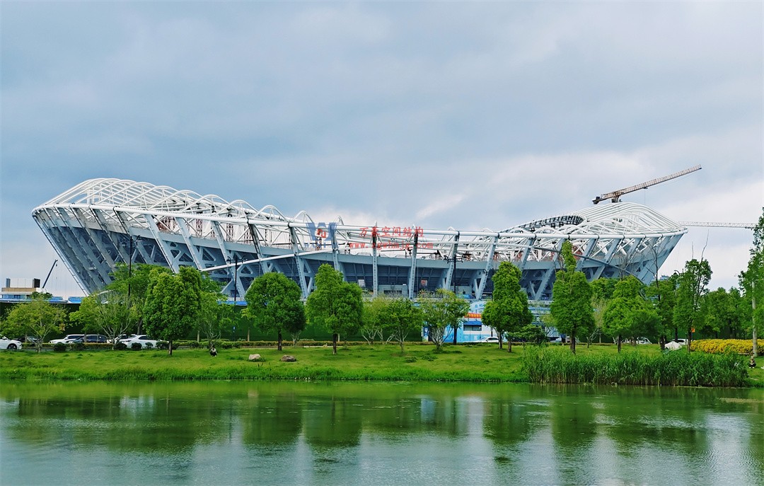 標(biāo)桿引領(lǐng)，智啟未來(lái)——萬(wàn)豪集團(tuán)營(yíng)銷(xiāo)、設(shè)計(jì)與技術(shù)骨干共赴無(wú)錫奧體中心，現(xiàn)場(chǎng)觀摩學(xué)習(xí)解鎖“創(chuàng)新密碼”