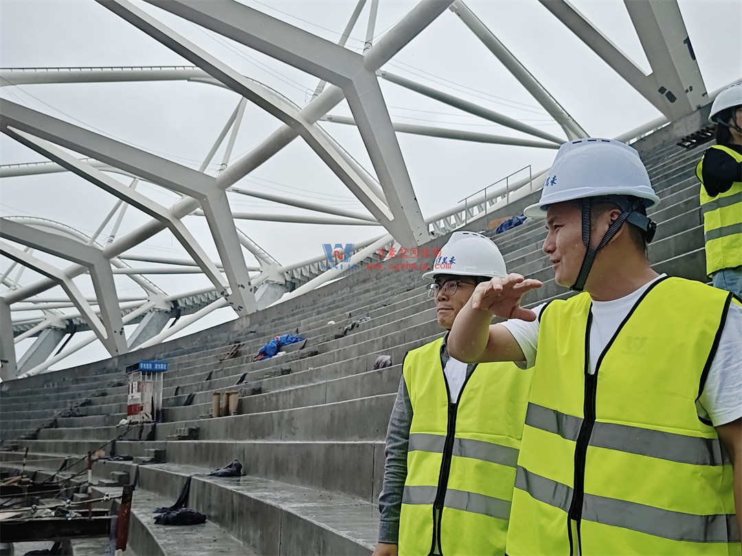 標(biāo)桿引領(lǐng)，智啟未來(lái)——萬(wàn)豪集團(tuán)營(yíng)銷(xiāo)、設(shè)計(jì)與技術(shù)骨干共赴無(wú)錫奧體中心，現(xiàn)場(chǎng)觀摩學(xué)習(xí)解鎖“創(chuàng)新密碼”