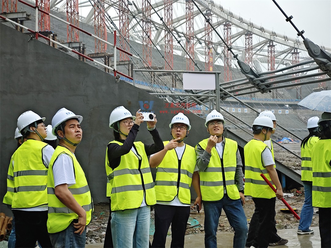 標(biāo)桿引領(lǐng)，智啟未來(lái)——萬(wàn)豪集團(tuán)營(yíng)銷(xiāo)、設(shè)計(jì)與技術(shù)骨干共赴無(wú)錫奧體中心，現(xiàn)場(chǎng)觀摩學(xué)習(xí)解鎖“創(chuàng)新密碼”