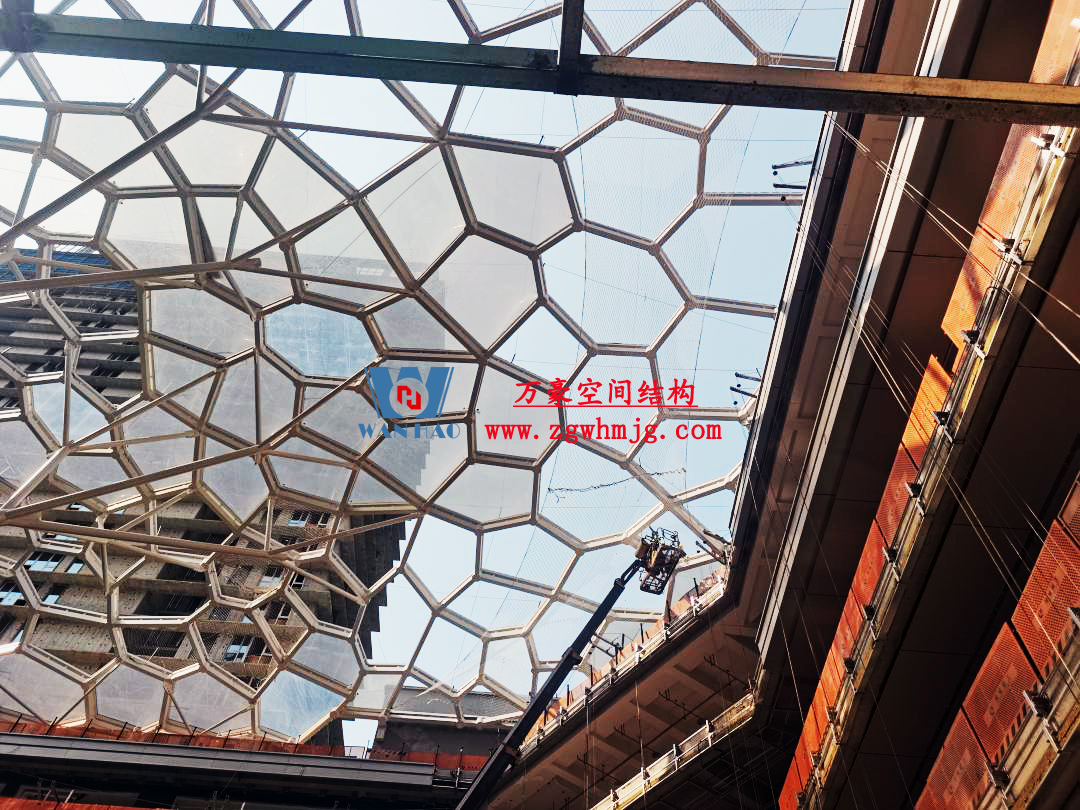 安吉縣昌碩小區(qū)地塊房產(chǎn)開(kāi)發(fā)項(xiàng)目鋼結(jié)構(gòu)天幕工程