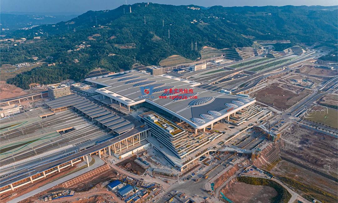 重慶東站:揭開“西部高鐵新地標(biāo)”神秘面紗 重慶東站:揭開“西部高鐵新地標(biāo)”神秘面紗