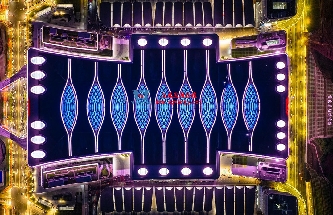 重慶東站:揭開“西部高鐵新地標(biāo)”神秘面紗 重慶東站:揭開“西部高鐵新地標(biāo)”神秘面紗