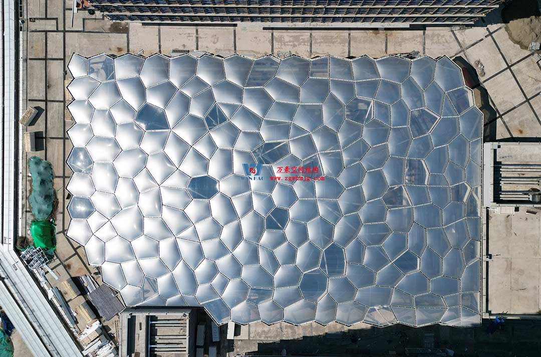 安吉云安里ETFE氣枕商業(yè)天幕圓滿完工 安吉云安里ETFE氣枕商業(yè)天幕圓滿完工