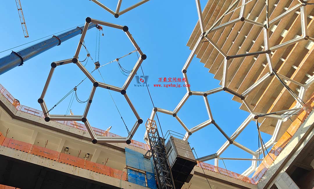 安吉云安里ETFE氣枕商業(yè)天幕圓滿完工 安吉云安里ETFE氣枕商業(yè)天幕圓滿完工