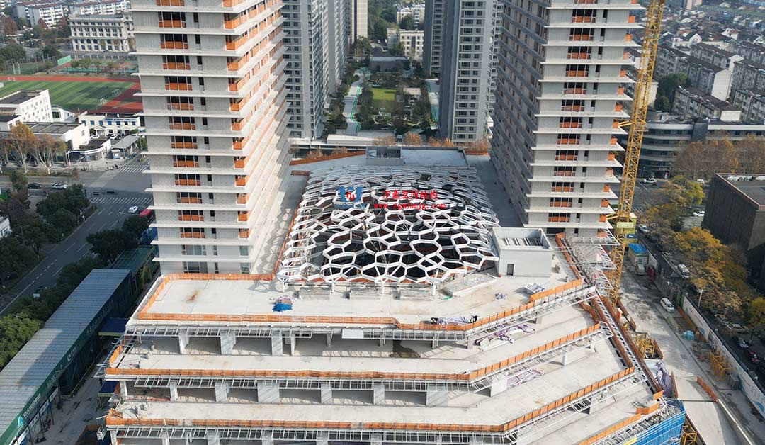 安吉云安里ETFE氣枕商業(yè)天幕圓滿完工 安吉云安里ETFE氣枕商業(yè)天幕圓滿完工