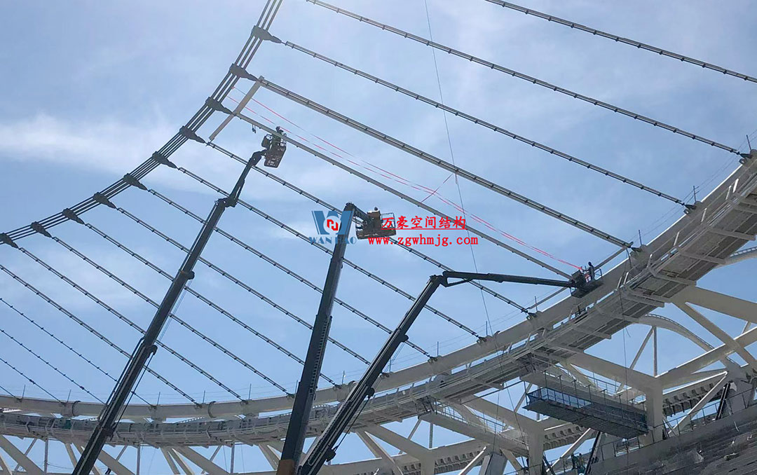 無(wú)錫奧體中心體育場(chǎng)ETFE膜首吊成功，太湖畔將閃耀“生態(tài)之光”