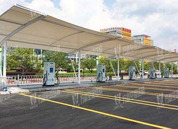 充電樁膜結(jié)構(gòu)車棚有什么特點(diǎn)？為何如此受歡迎？