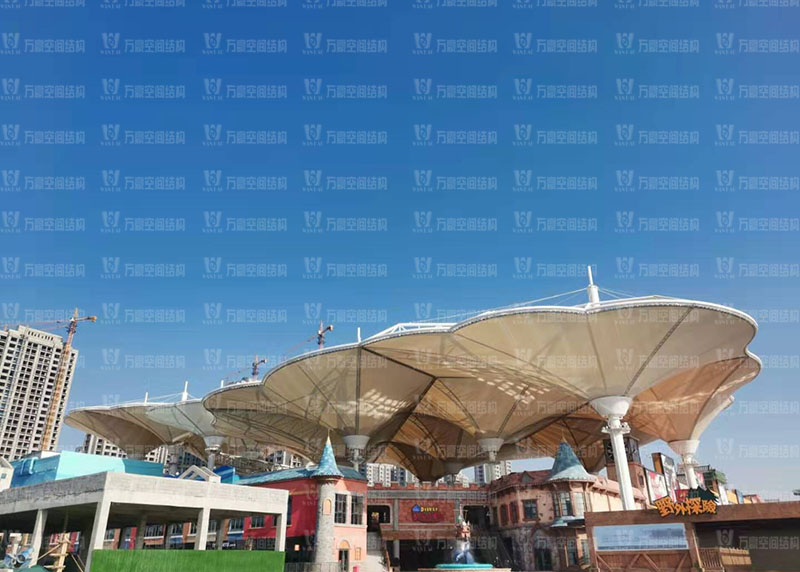 PTFE膜結(jié)構(gòu)建筑材料由什么組成？PTFE膜結(jié)構(gòu)材料有哪些特性？