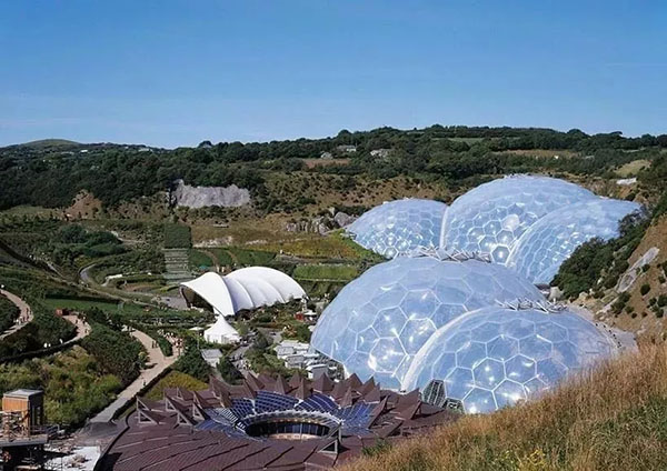 ETFE膜結(jié)構(gòu)建筑有什么特點(diǎn)？世界著名ETFE膜結(jié)構(gòu)建筑有哪些？