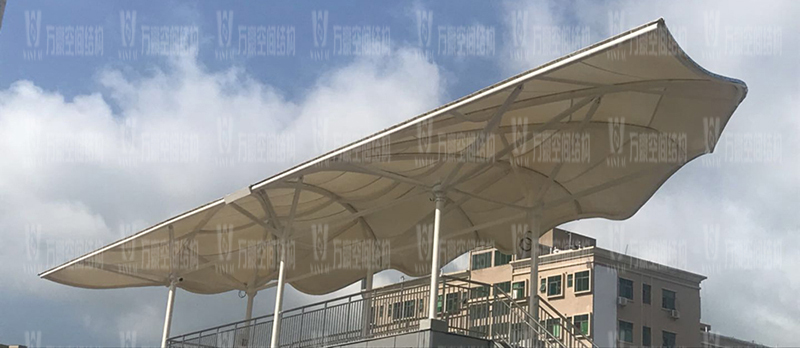 什么是張拉膜結(jié)構(gòu)?張拉膜結(jié)構(gòu)建筑安裝注意事項(xiàng)有哪些？