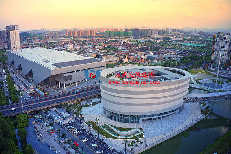 PTFE膜結(jié)構(gòu)膜材是什么材料？PTFE膜結(jié)構(gòu)膜材有哪些性能特點(diǎn)？