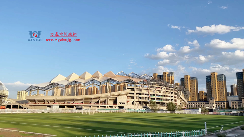 膜結(jié)構(gòu)建筑有著合理而簡約的結(jié)構(gòu)，而又具備各自非常實用的功能